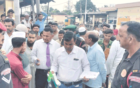 प्रतिबंधित पॉलीथिन मिलने पर साढ़े ग्यारह हजार जुर्माना