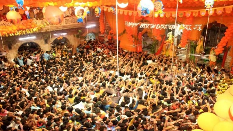 बांके बिहारी मंदिर में दम घुटने से दो की मौत, कई घायल, मंगला आरती के दौरान हुआ हादसा