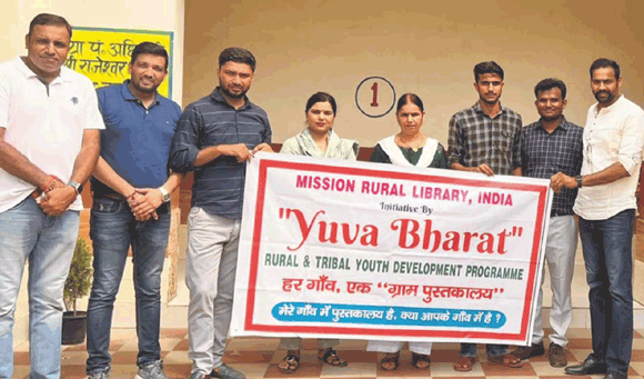 मिशन रूरल लाईब्रेरी टीम ने किया ग्रामीणों को शिक्षा के प्रति जागरूक