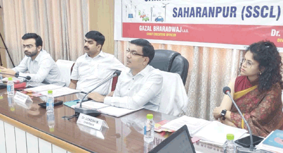 धीमी कार्य गति के लिए मंडलायुक्त ने लगायी फटकार