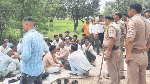 प्रशासन ने शुरू कराया रेल कोरिडोर का काम, किसानों ने जताया विरोध