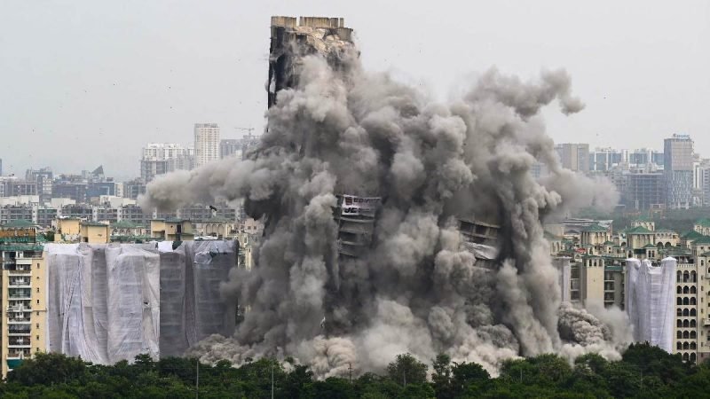 ट्विन टावर्स हुए ध्‍वस्‍त लेकिन कई सवालों के जवाब मिलने बाकी, कैसे हल होंगी घर खरीदारों की मुश्किलें…?