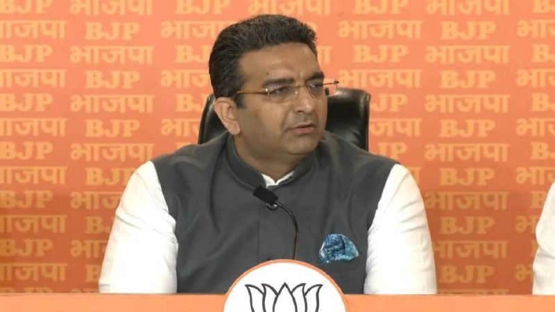 BJP Targets AAP: भाजपा ने दिल्ली की शिक्षा नीति को लेकर मनीष सिसोदिया पर किए तीखे प्रहार, पूछा- 500 नए स्कूल बनाने के वादे का क्या हुआ?