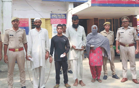 पुलिस ने महिला समेत चार नशा तस्करों को किया गिरफ्तार
