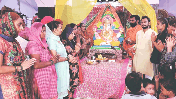 ब्रह्मांड रूप विनायक हैं गणपति महाराज: कालेंद्रानंद