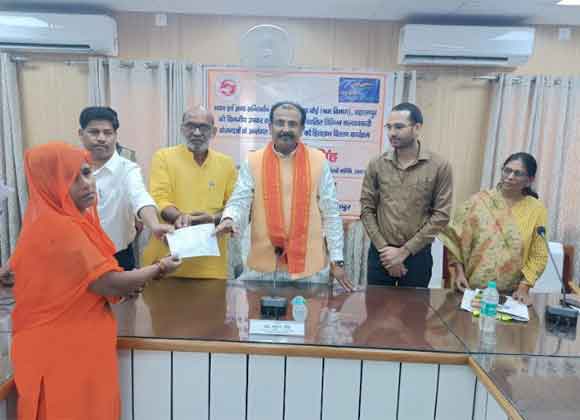 योजनाओं के पात्र सभी श्रमिकों को हितलाभ दिया जाये कोई पात्र श्रमिक वंचित न रहे