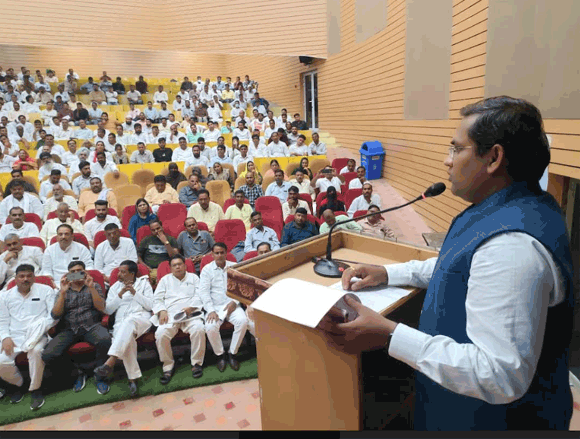 निदेशक पंचायती राज ने की स्वच्छ भारत मिशन ग्रामीण योजना की मण्डलीय समीक्षा