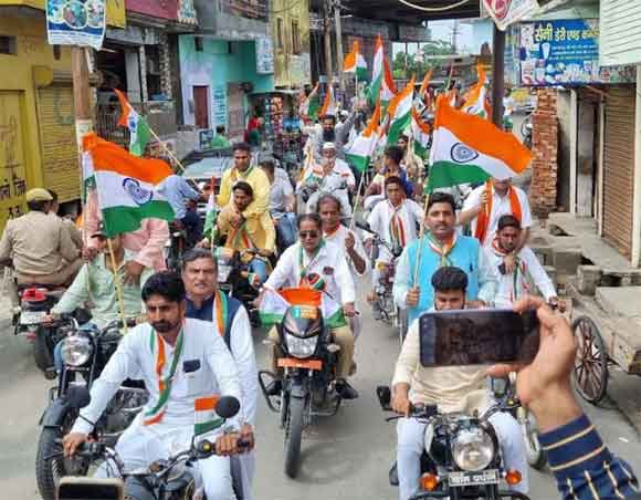 देवबंद में भाजपा अल्पसंख्यक मोर्चा ने निकाली तिरंगा रैली