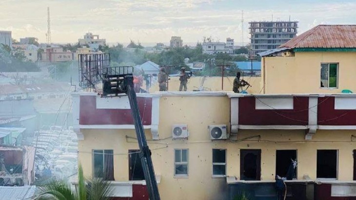 मोगादिशु के Hayat Hotel में 26/11 जैसा हमला, 15 की मौत; कई बंधक फंसे, एक्शन में आर्मी