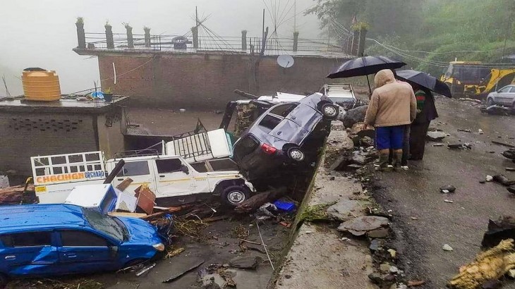 हिमाचल में भारी बारिश बनी आफत, अब तक 22 लोगों की मौत