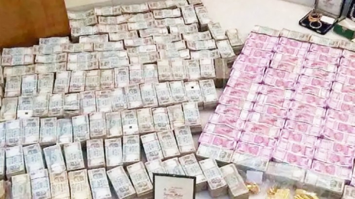 उत्तर प्रदेश में IT की बड़ी कार्रवाई, भ्रष्ट अधिकारियों के 22 ठिकानों पर छापा