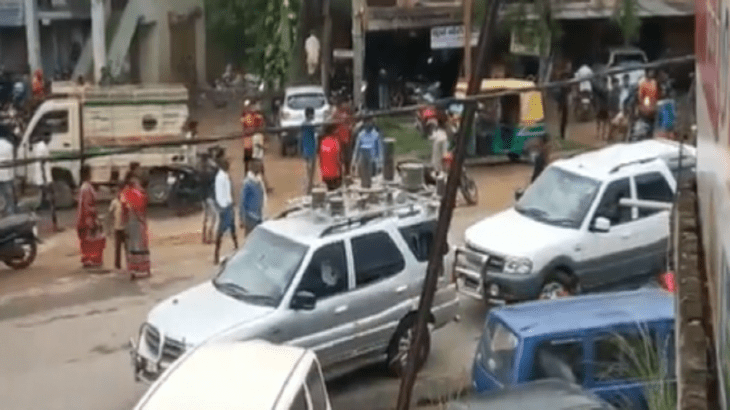 सीएम नीतीश कुमार के काफिले की गाड़ियों पर पथराव, कई घायल