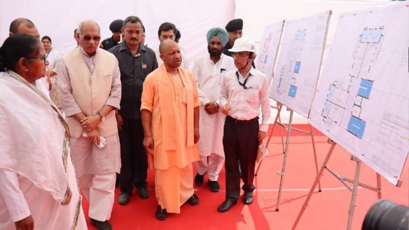 Azam Khan के गढ़ में बड़े उद्योग लगाने का रास्ता साफ कर गए CM Yogi Adityanath, जल्द बनेगा औद्योगिक आस्थान