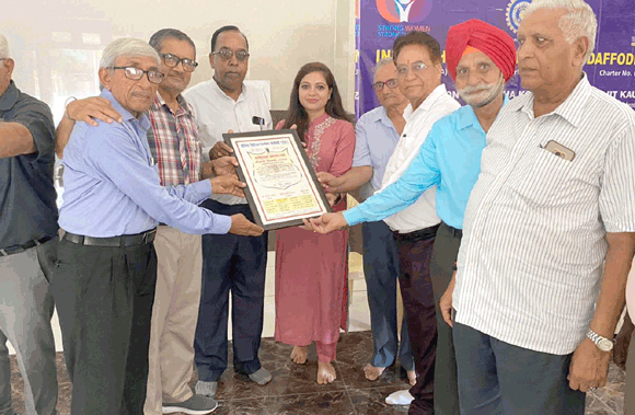 वरिष्ठ नागरिक अपने अनुभव से युवा पीढ़ी का करें मार्गदर्शन: अरोड़ा