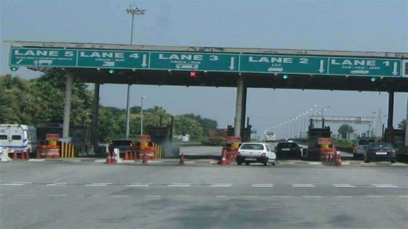 Meerut-Bulandshahr Highway: कुराना टोल प्लाजा पर महंगा पड़ा बिजली विभाग के अधिकारी से टोल मांगना, हुई बहस तो कटवा दिया कनेक्शन