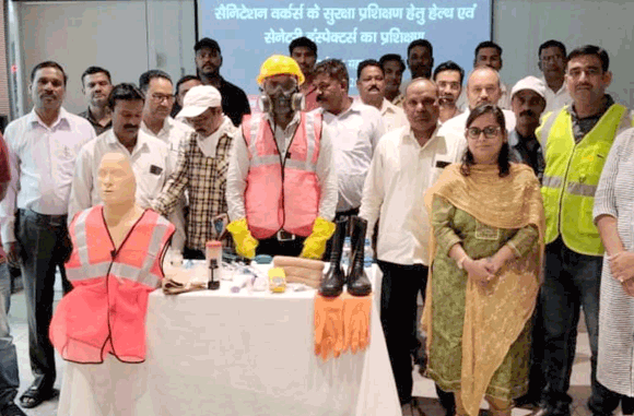 नगर निगम के सफाई कर्मचारियों को दिया प्रशिक्षण