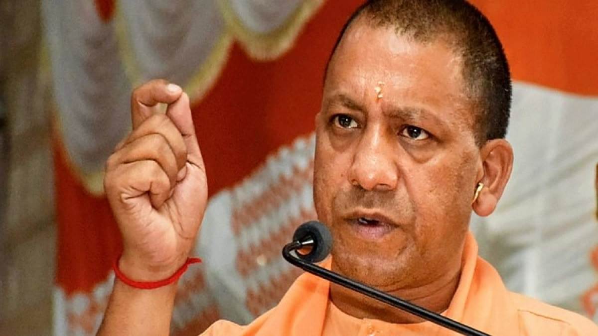 Yogi Adityanath: सीएम योगी आदित्यनाथ वर्षा से जनहानि तथा अन्य नुकसान के साथ राहत-बचाव की मानिटरिंग में जुटे