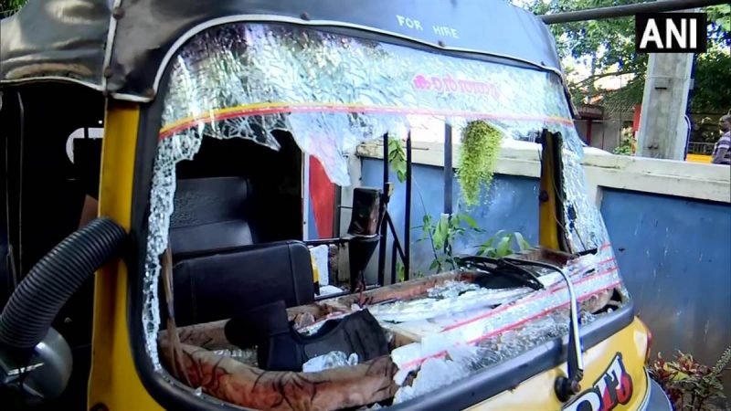 छापेमारी के विरोध में PFI समर्थकों का बवाल, बंद के दौरान कई वाहनों को किया क्षतिग्रस्त; पेट्रोल बम भी फेंका