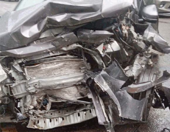 हाइवे पर आपस में भिड़े चार वाहन, पुलिसकर्मी की मौत