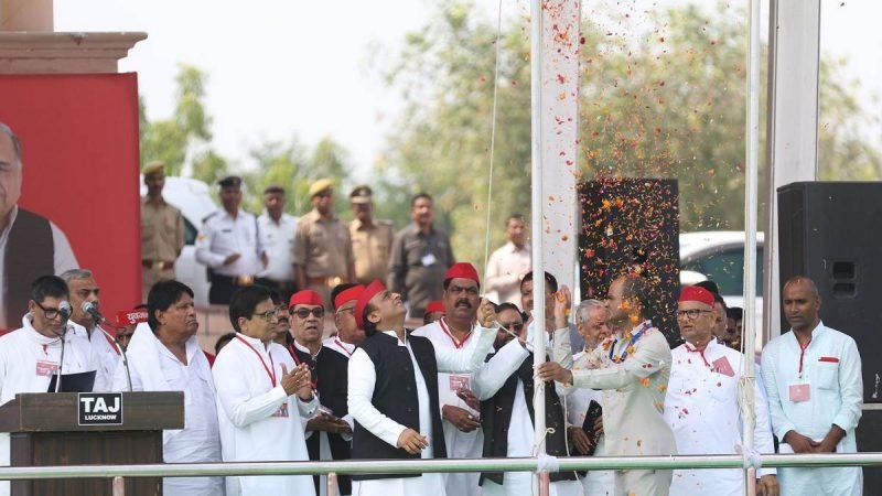 अख‍िलेश यादव का भाजपा पर हमला, बोले- सरकार जानबूझ कर ध्वस्त कर रही है सरकारी संस्थाएं