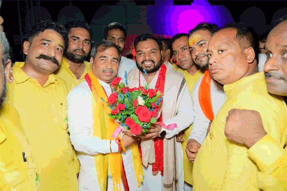 भजन सम्राट कन्हैया मित्तल के भजन जो राम को लाए हैं, हम उनको लाएंगे पर जमकर झूमे श्रद्धालु