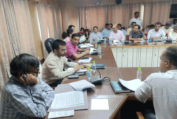 माननीय मुख्यमंत्री जी द्वारा दिये गये निर्देशों के अनुपालन के संदर्भ में मण्डलायुक्त ने की बैठक