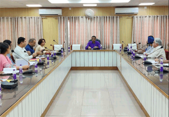 मण्डलायुक्त ने मण्डलीय श्रम बन्धु की समीक्षा बैठक