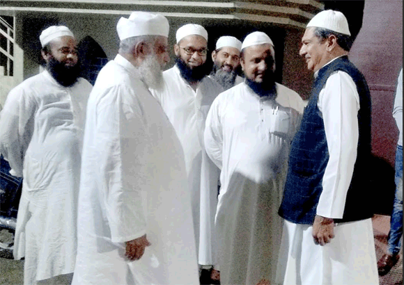 अल्पसंख्यक मोर्चा के राष्ट्रीय उपाध्यक्ष व उत्तर प्रदेश प्रभारी व भाजपा के पूर्व विधायक पहुंचे देवबंद दारूल उलूम