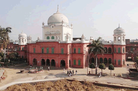 मदरसों के सर्वे के बीच दारुल उलूम में मजलिस-ए-शूरा की बैठक आरंभ