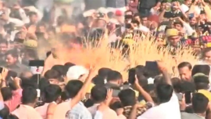 तीन बार यूपी के सीएम रहे मुलायम सिंह यादव का सैफई में अंतिम संस्कार