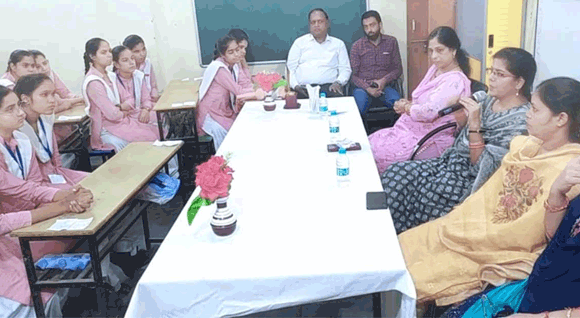 बालिकाओं को जागरूक करना ही गल्र्स डे मनाने का उद्देश्य