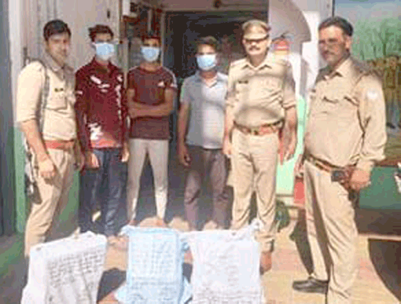 पुलिस के हत्थे चढ़े तीन शातिर चोर