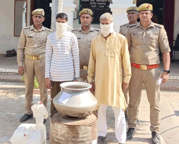 अवैध शराब की कसीदगी करते दबोचे दो आरोपी