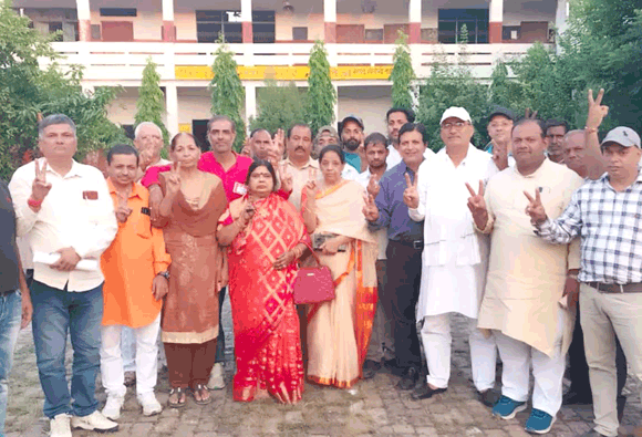 रजनीश चौहान अध्यक्ष व सुमन अरोड़ा प्रबंधक निर्वाचित