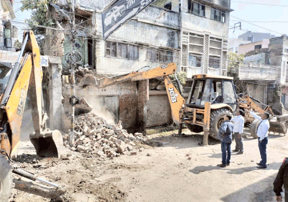 निगम ने रायवाला क्षेत्र में ध्वस्त किया अतिक्रमण
