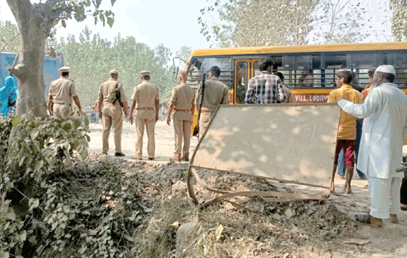 डम्पर से कुचलकर मासूम बालक की मौत