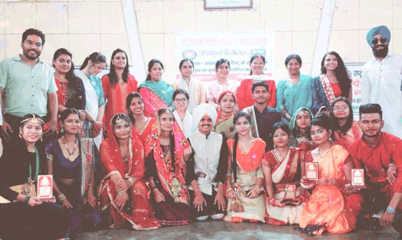 विभिन्न प्रतियोगिताओं में छात्राओं ने दिखाया प्रतिभा का दमखम