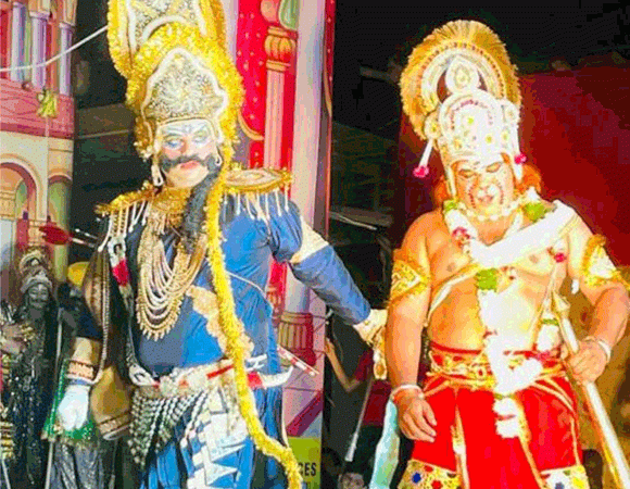 कलाकारों ने लंका दहन का किया भव्य मंचन