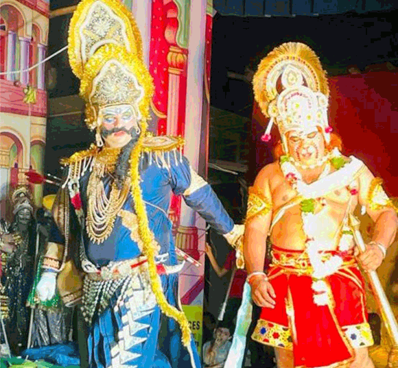 कलाकारों ने लंका दहन का किया भव्य मंचन
