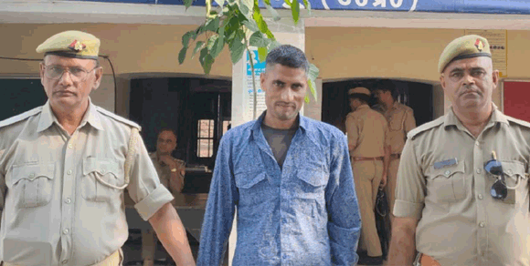 पुलिस ने गैंगस्टर समेत तीन आरोपितों को भेजा जेल