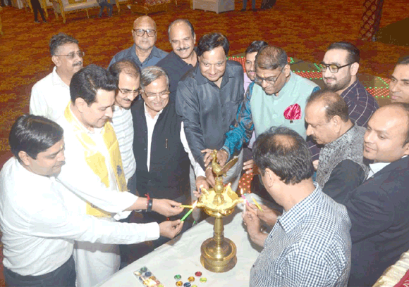 उद्यमियों ने धूमधाम के साथ मनाया दीपावली महोत्सव