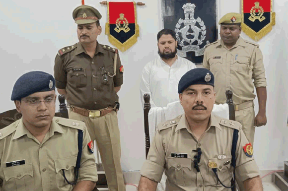 पुलिस के हत्थे चढ़ा ५० हजार का इनामी भूमाफिया, भेजा जेल