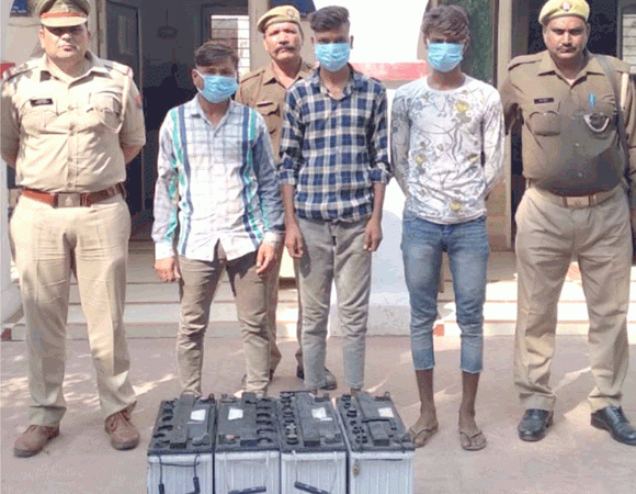 पुलिस ने दबोचे तीन शातिर चोर