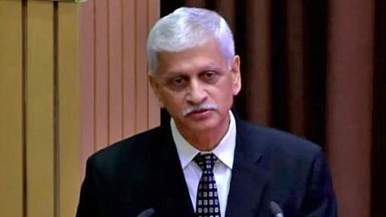भारत के मुख्य न्यायाधीश यूयू ललित ने सरकार से अपने उत्तराधिकारी का नाम पूछा: सूत्र