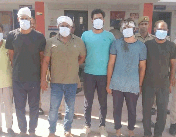 पुलिस के हत्थे चढ़े वारंटी समेत छह आरोपी
