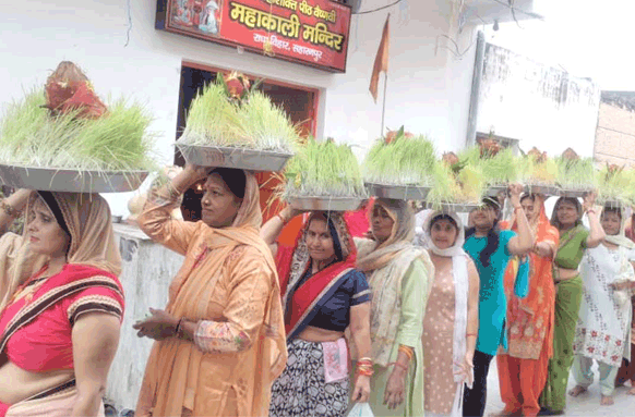सैंकड़ों श्रद्धालुओं ने निकाली भव्य कलश शोभायात्रा