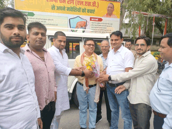 व्यापारियों ने किया उपजिलाधिकारी का सम्मान
