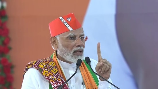 पीएम मोदी ने नए अवतार में गुजरात में प्रवेश करने के लिए ‘शहरी नक्सलियों’ के प्रयास को रोकने का संकल्प लिया