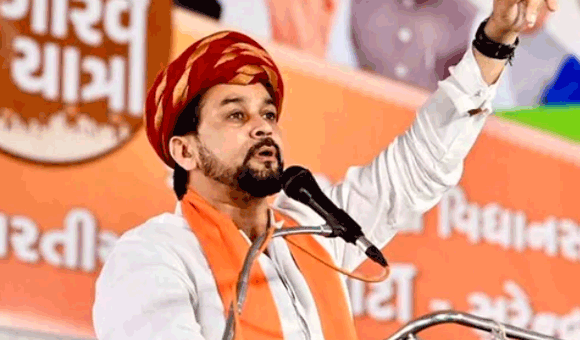 ‘पहले एक इतालवी महिला, अब इटालिया…’: गुजरात में अनुराग ठाकुर का मजाक