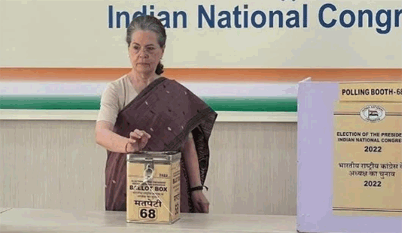 कांग्रेस अध्यक्ष पद चुनाव: इसके लिए लंबे समय से इंतजार किया जा रहा था: सोनिया गांधी